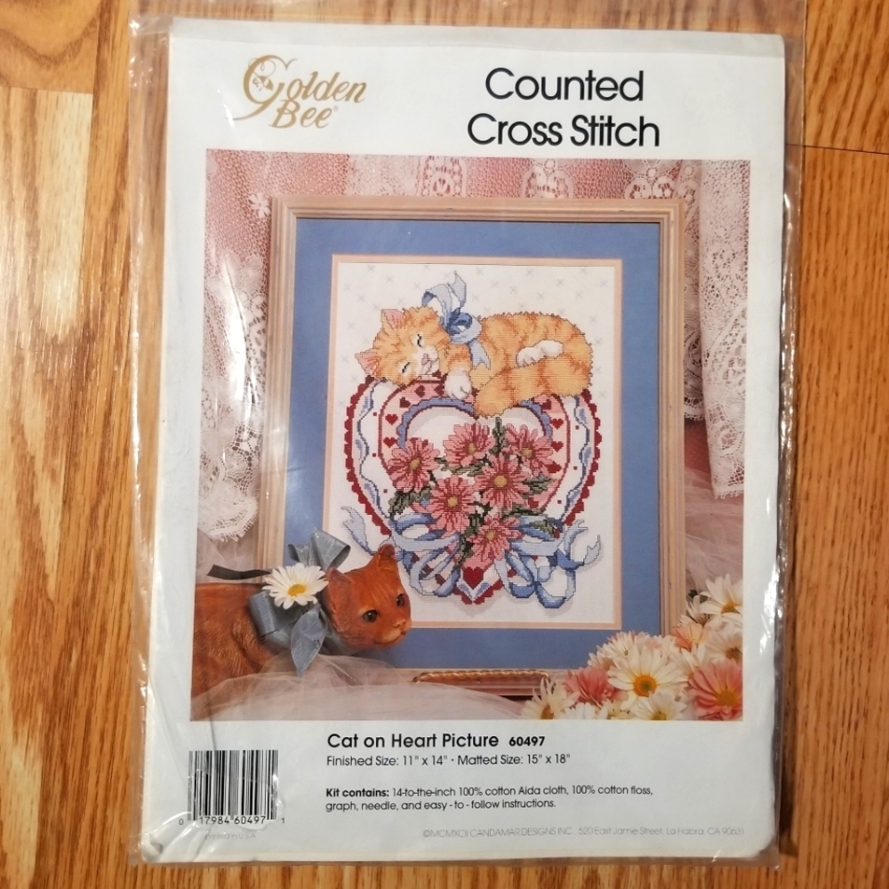 GOLDEN BEE NWT Counted Cross Stitch Cat On Heart 11x14